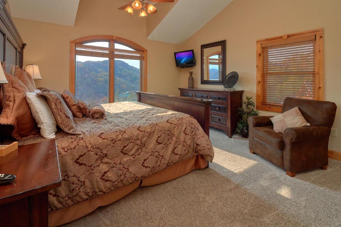 سيفيرفيل Journey'S End, 5 Bedrooms, Sleeps 12, Private Outdoor Pool, Theater, Sauna المظهر الخارجي الصورة