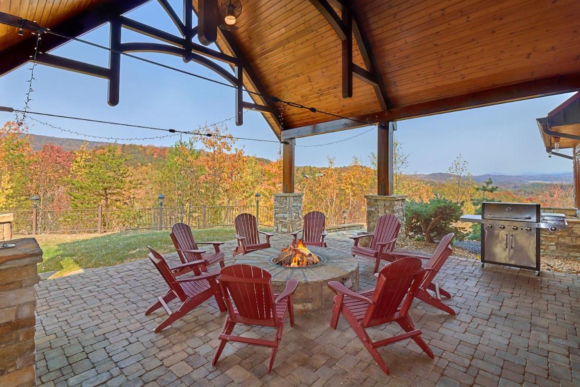 سيفيرفيل Journey'S End, 5 Bedrooms, Sleeps 12, Private Outdoor Pool, Theater, Sauna المظهر الخارجي الصورة